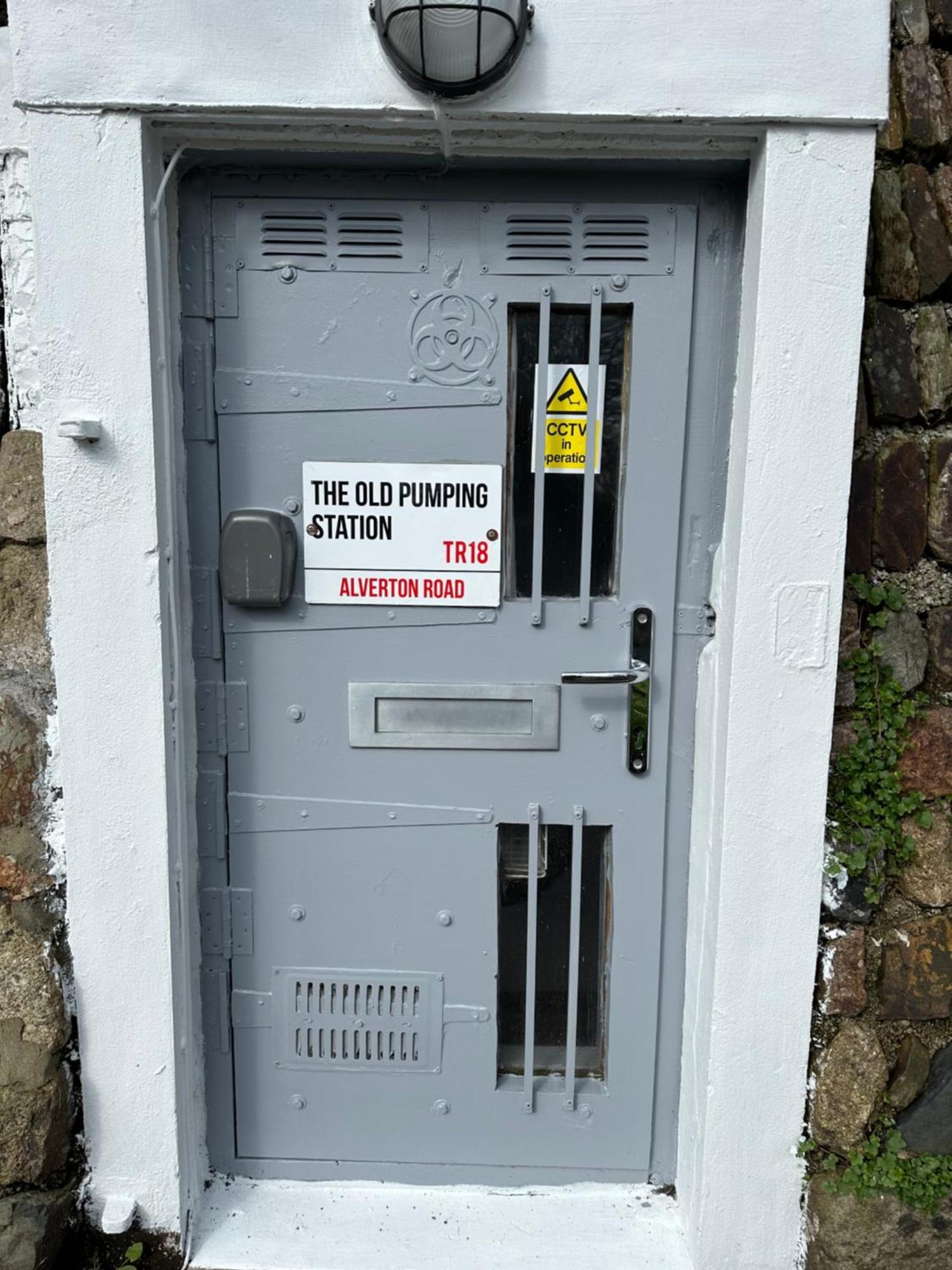 The Old Water Pumping Station Quirky Underground Hobbit House Leilighet Penzance Eksteriør bilde